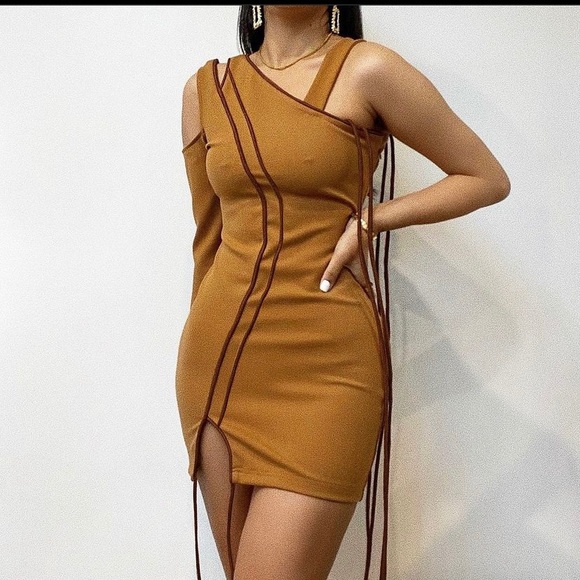 Luxury dress. Never worn before. - Picture 1 of 7